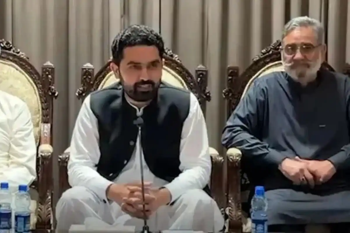 Over 25 PTI Lawmakers Skip KP Parliamentary Meeting
