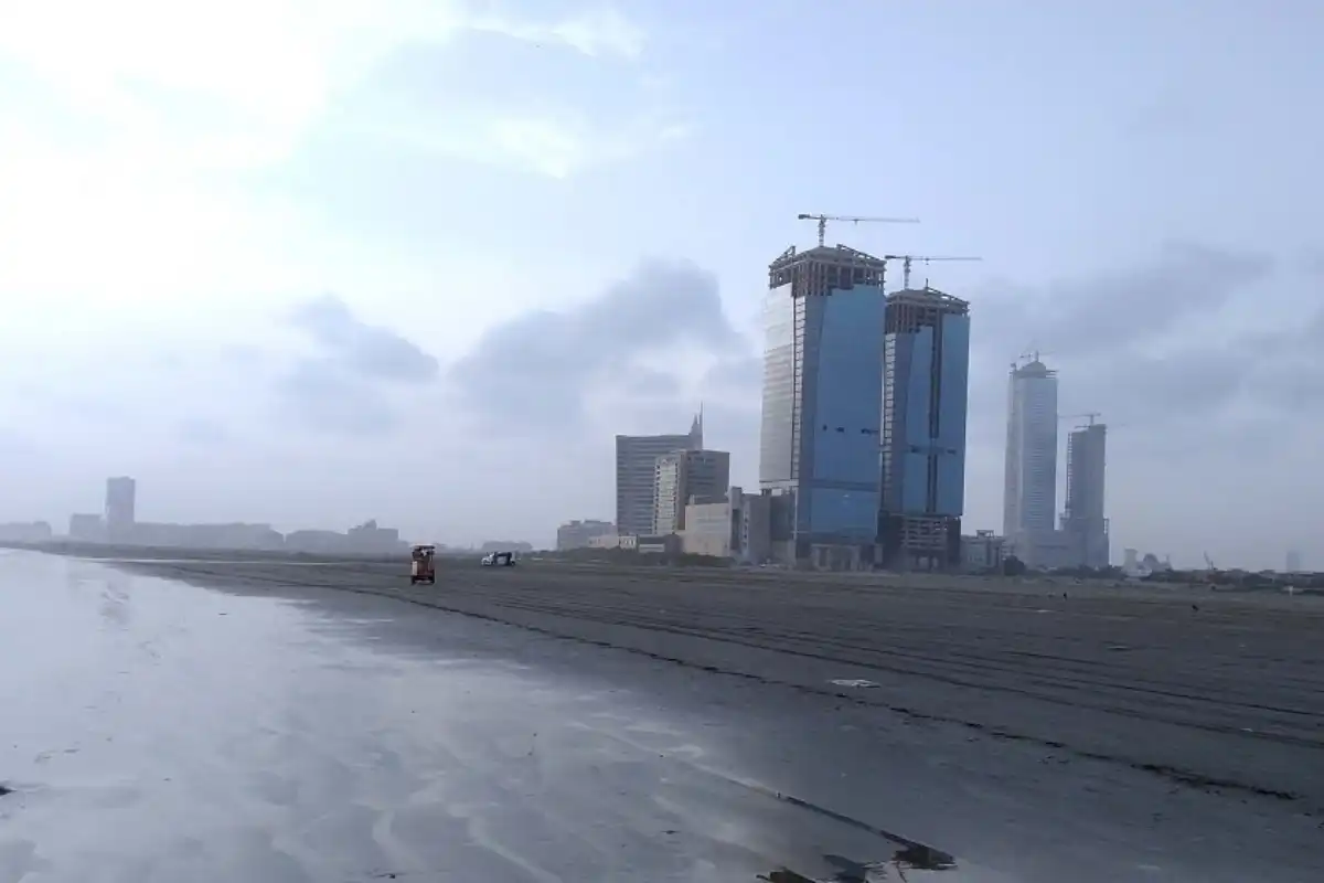 Sea Breeze Returns to Karachi, Bringing Relief from Heatwave