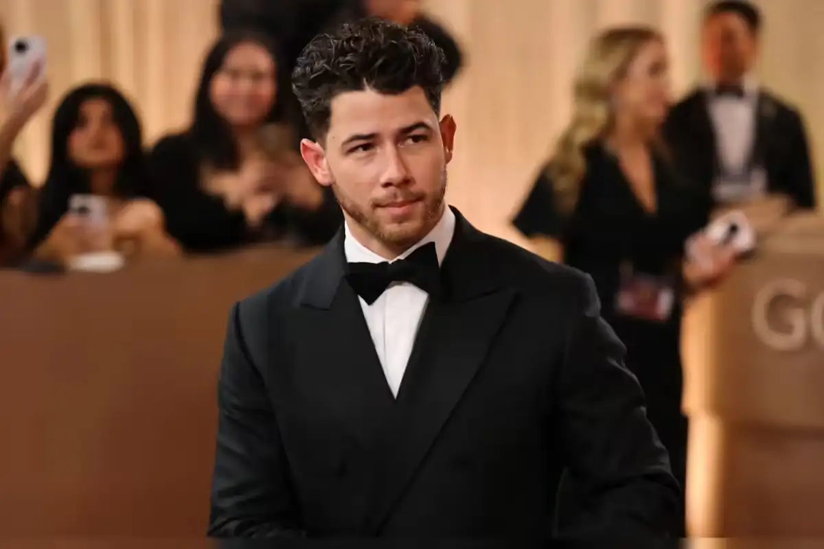 Nick Jonas’s Terrifying Flight Experience — What the Pilot’s Reaction Reveals About Fear, Aviation, and Human Vulnerability