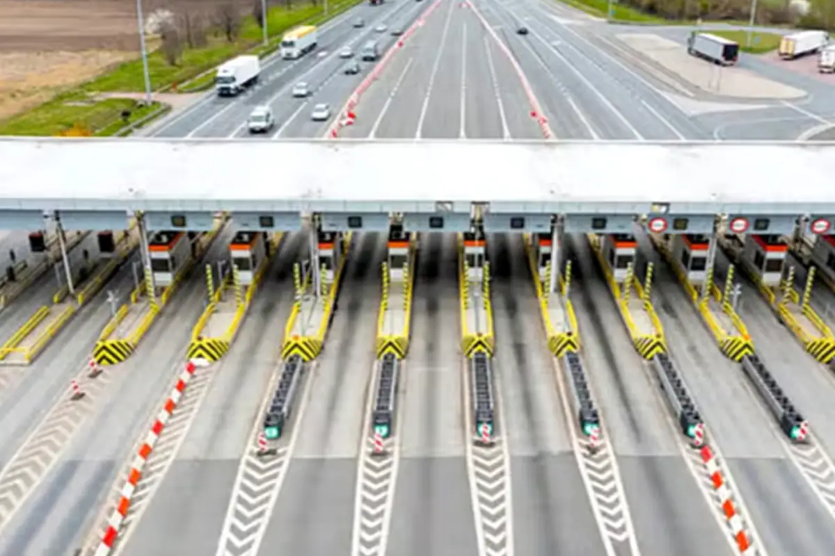 FBR plans to restrict unregistered commercial vehicles using motorways