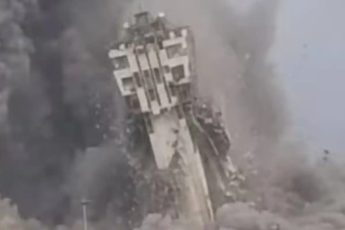 US Airstrikes Disable 116 Telecom Towers in Iran’s Hormozgan Province
