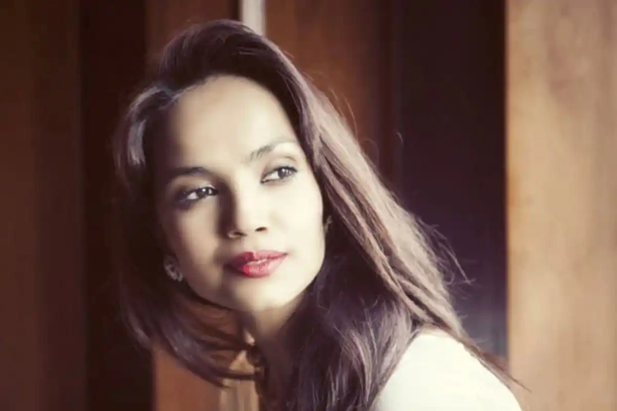 Aamina Sheikh’s New Project Creates Buzz With Emotional Behind-the-Scenes Post