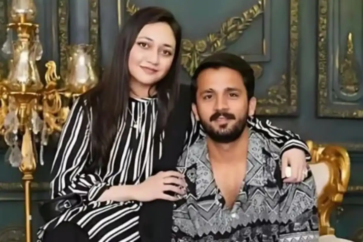 Rajab Butt Clarifies Divorce Rumors Amid Reconciliation Speculation