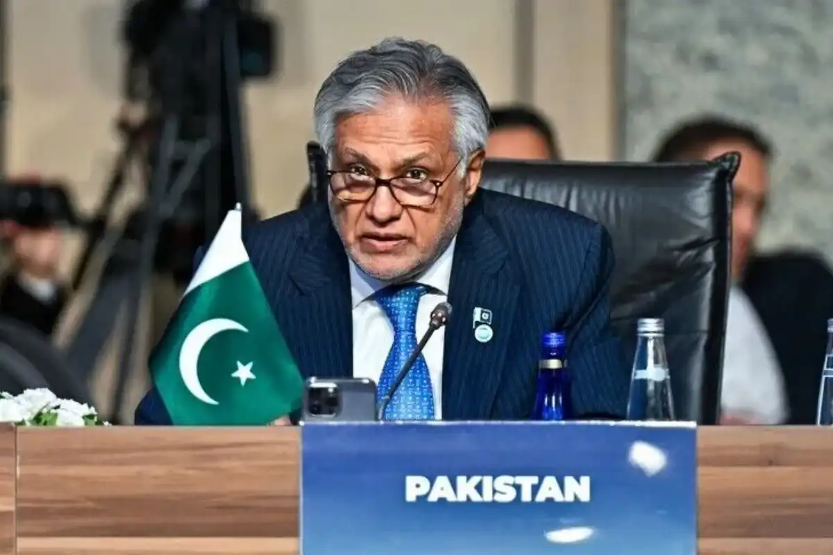 Pakistan Urges Restraint as Ishaq Dar Holds Talks with Iran FM Araghchi
