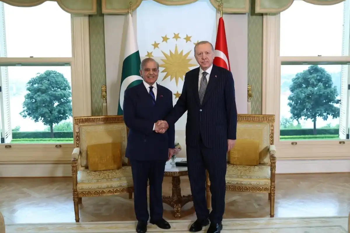 PM Shehbaz Describes Pakistan-Turkiye Ties as Entering New Era