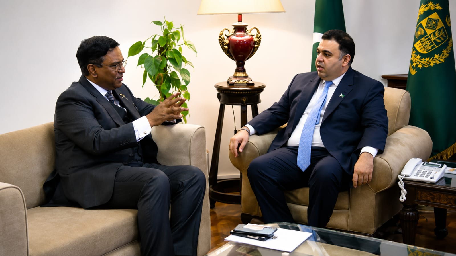 Pakistan, Mauritius Explore Cooperation in Digital Media