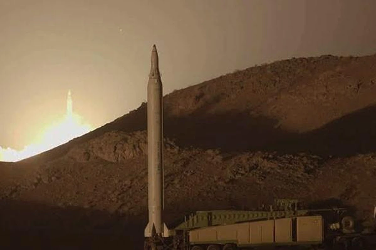IRGC Launches Missile Strikes on US Fifth Fleet Headquarters in Bahrain, American Base in Jordan