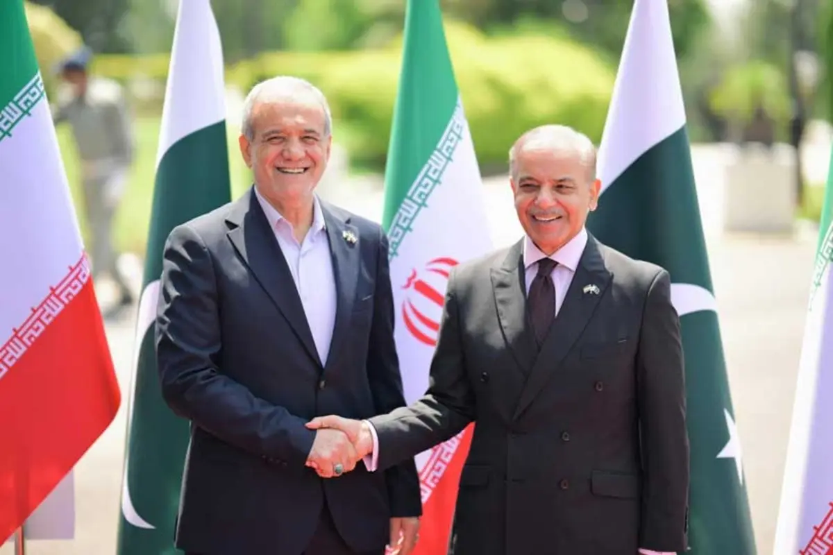 Iran, Pakistan Reaffirm Commitment to Expanding Strategic Partnership