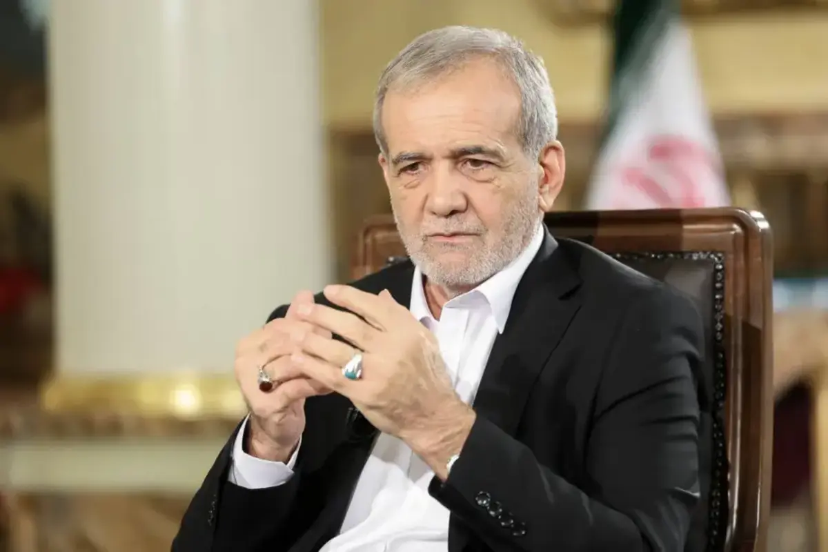 Iranian President Pays Tribute to Martyred Supreme Leader Ayatollah Khamenei