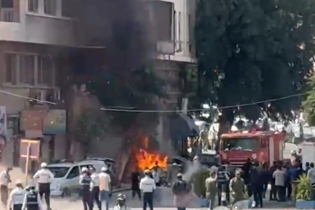 Explosions Reported Near Macron’s Hotel During Visit to Syria