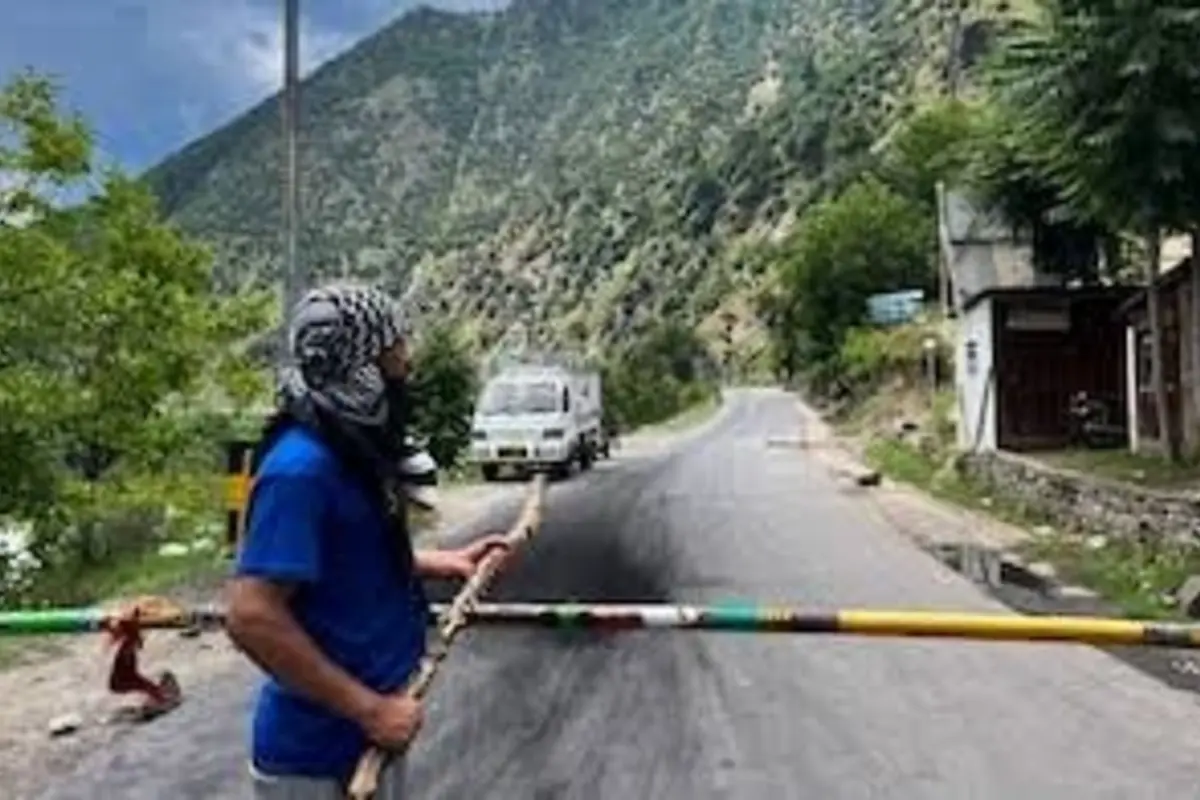 AJK Police Reject Claims of Violence at Rawalakot Protest, Call Social Media Campaign “Misleading”