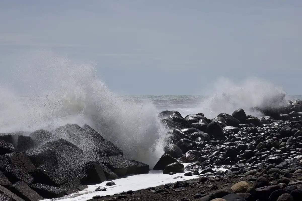 Powerful 7.3-Magnitude Earthquake Strikes Southern Mexico, Tsunami Warning Issued