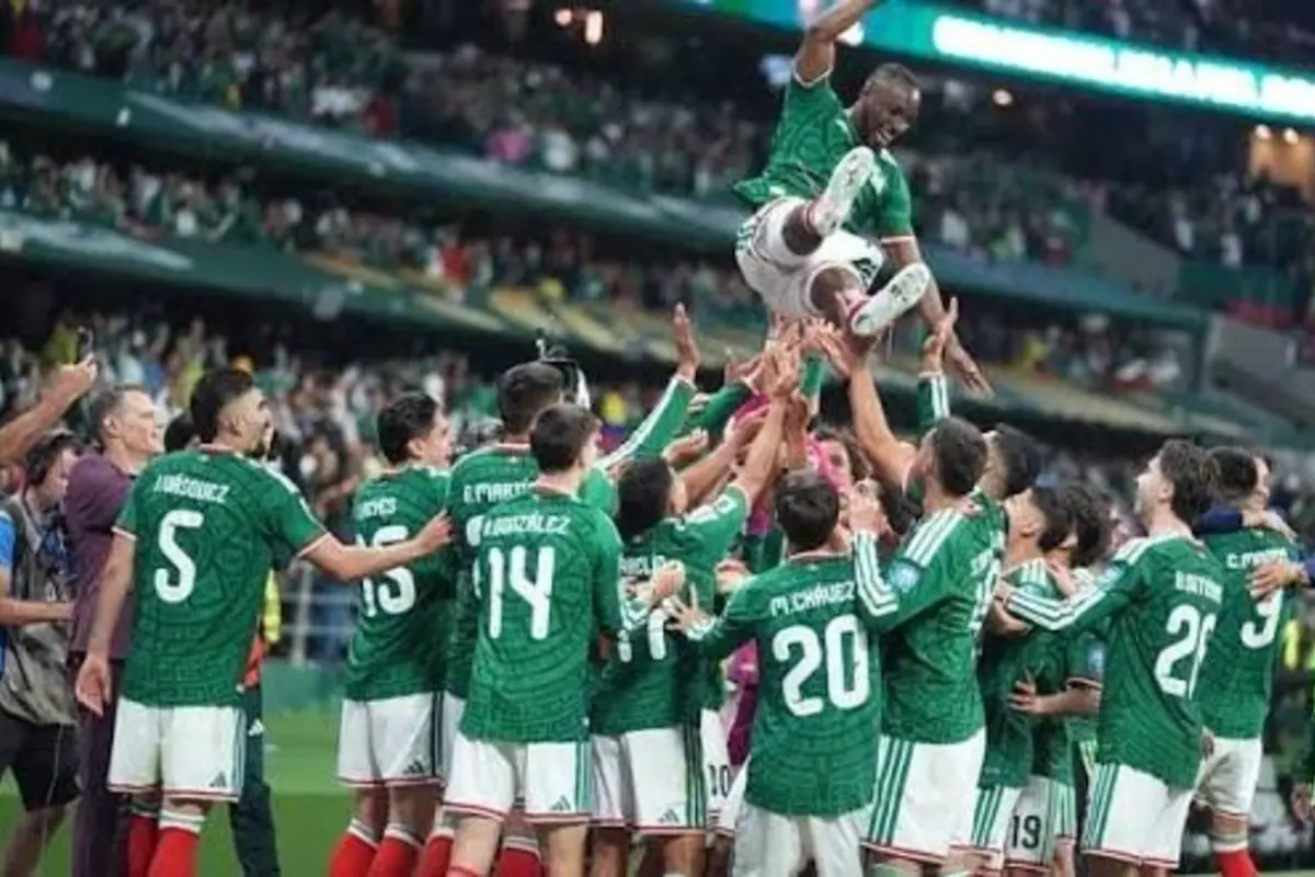 Mexico Defeats Ecuador to Reach FIFA World Cup Round of 16 After 40 Years