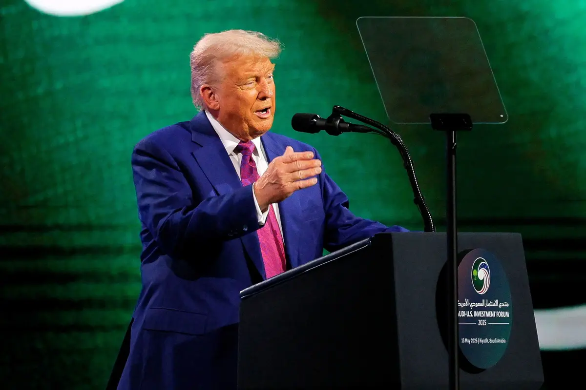Trump Announces Lifting of Syria Sanctions, Warns Iran Over Nuclear Program