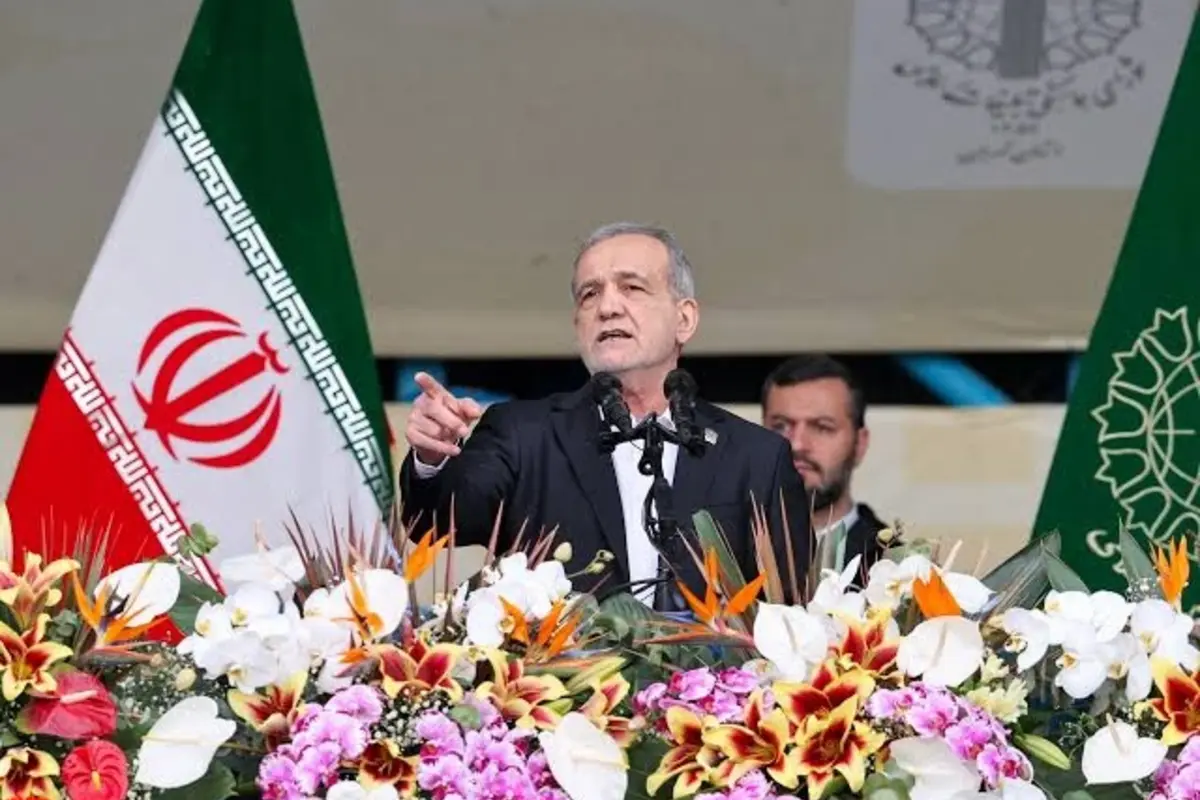 President Pezeshkian Pays Tribute to Ayatollah Khamenei, Calls for National Unity