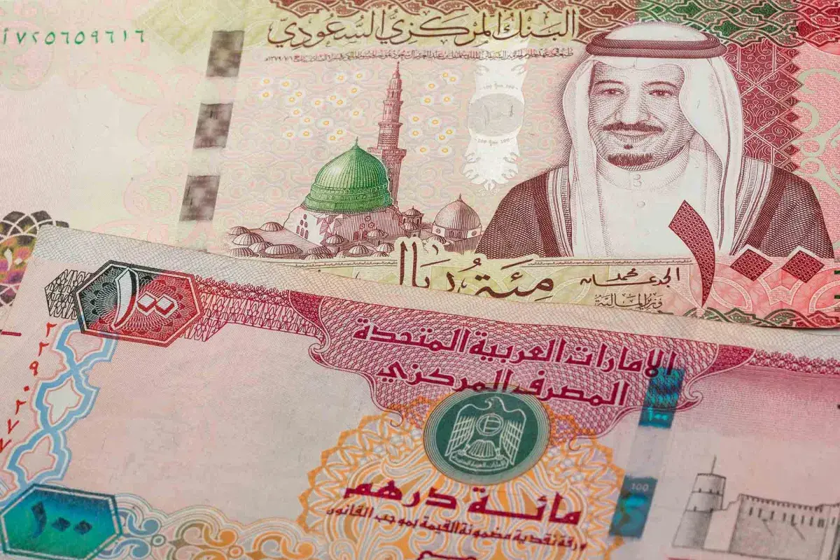 Report Claims Saudi Arabia Delays Money Transfers to UAE Amid Rising Tensions