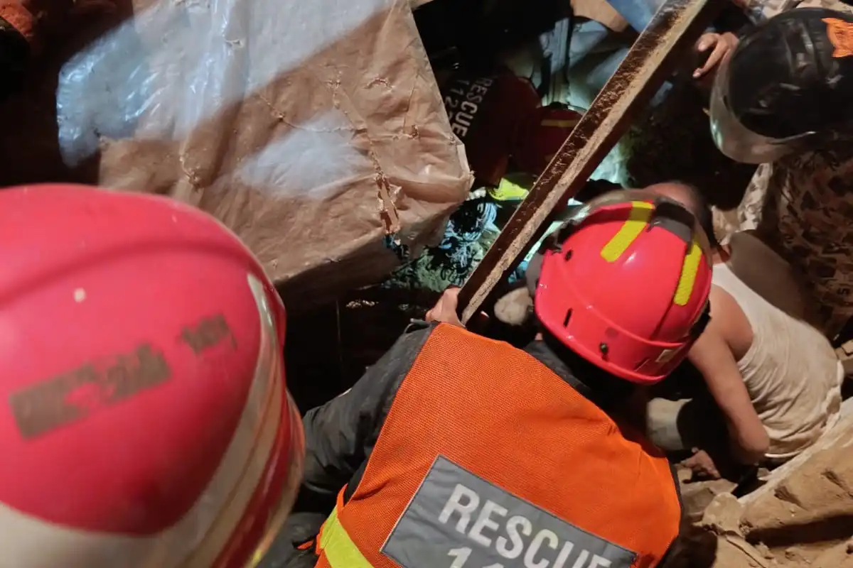10 Killed, 6 Injured as House Roof Collapses in Lahore
