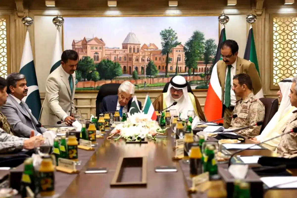 Pakistan, Kuwait Sign New Agreement to Boost Military Cooperation