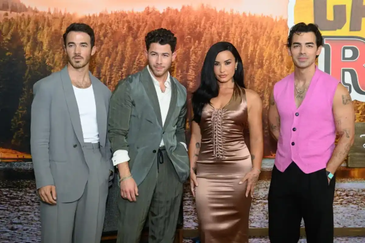 Demi Lovato Officially Returns for Camp Rock 3 With Jonas Brothers