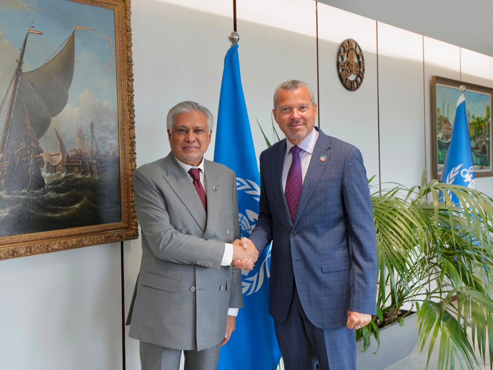 Ishaq Dar Meets IMO Secretary-General in London, Seeks Early Release of Pakistani Seafarers