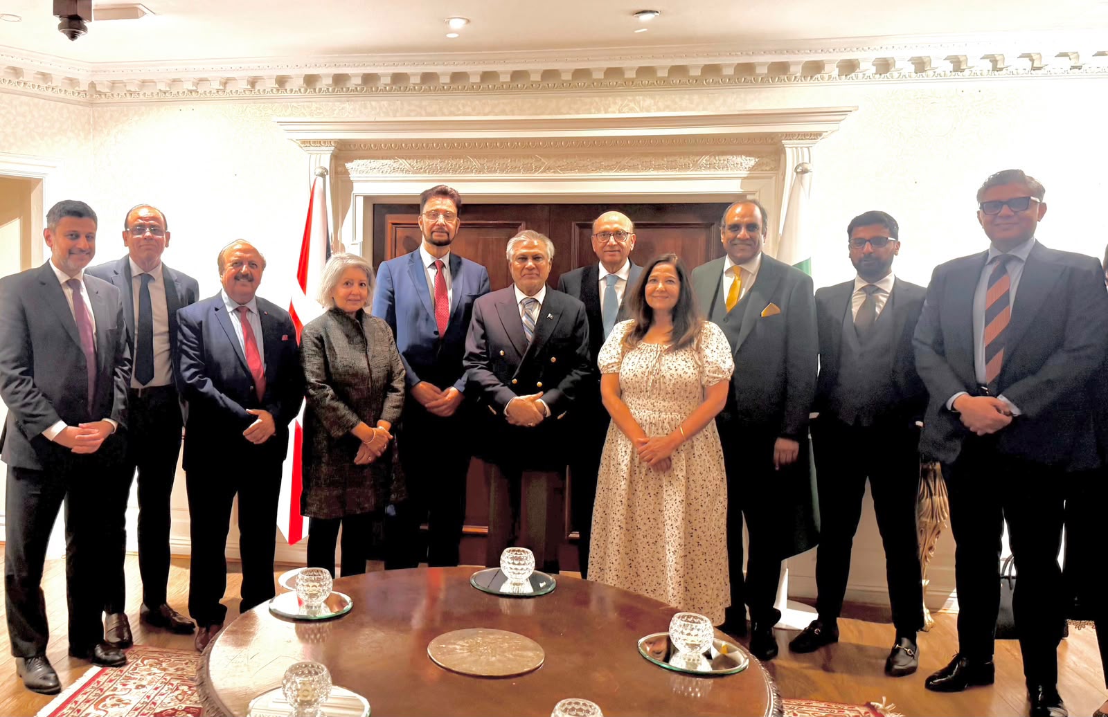 Ishaq Dar Meets British Parliamentarians to Strengthen Pakistan-UK Ties