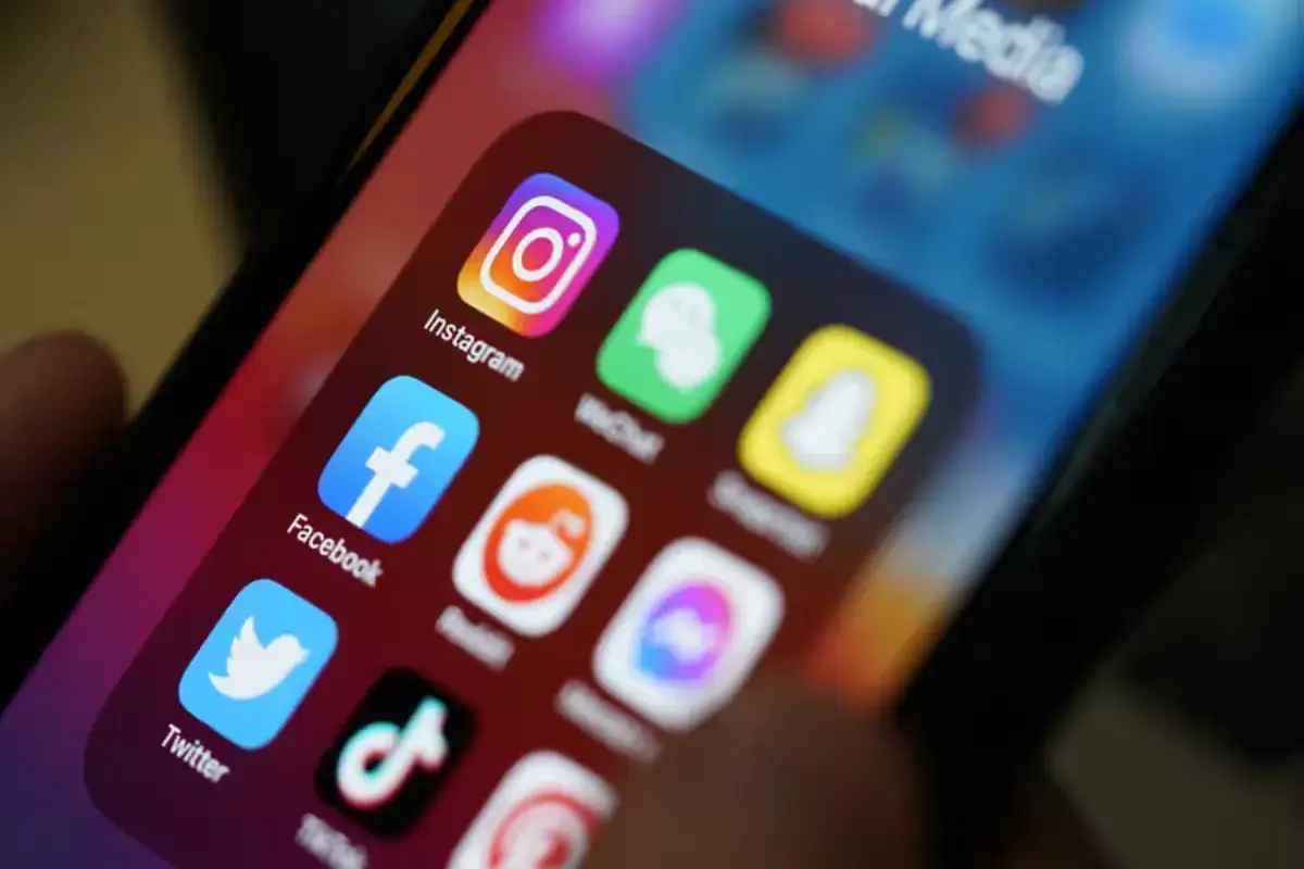 France’s Top Court Strikes Down Social Media Ban for Under-15s