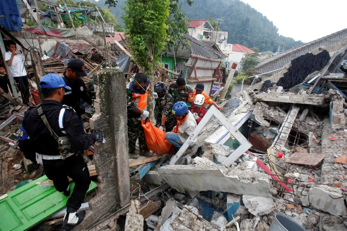Indonesia Earthquake Kills at Least 51, Displaces Around 5,000