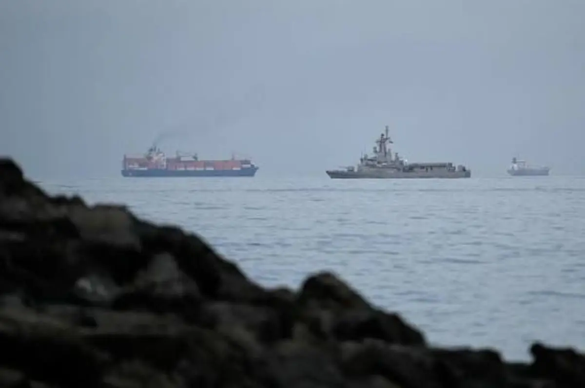 IRGC: Strait of Hormuz Reopening Depends on US Acceptance of Iran’s Conditions