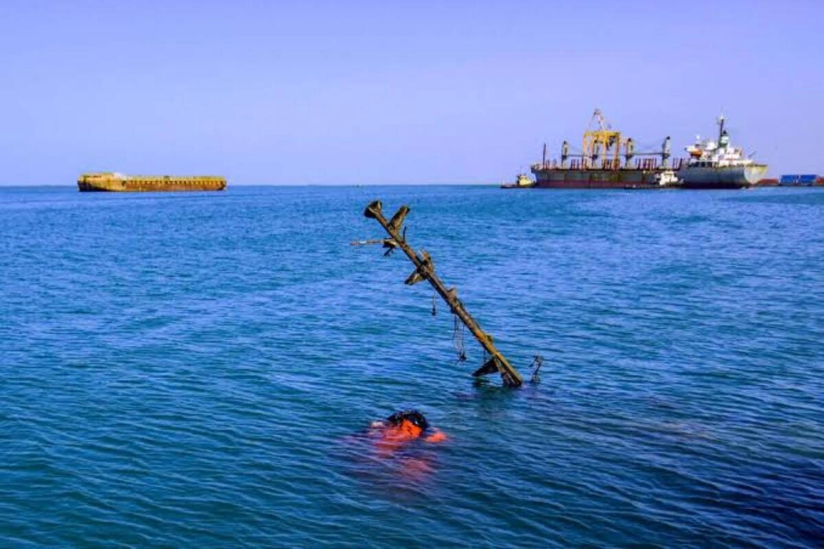 Yemen’s Armed Forces Strike Saudi Landing Ship, Escort Boats in Red Sea