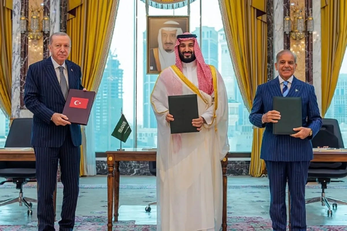 Pakistan, Türkiye and Saudi Arabia Sign Historic Defense Pact, PM Shehbaz Calls It a Win for All Three