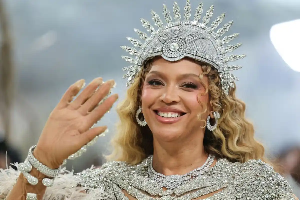 Beyoncé Celebrates Birthday With Remastered B’DAY Album Release