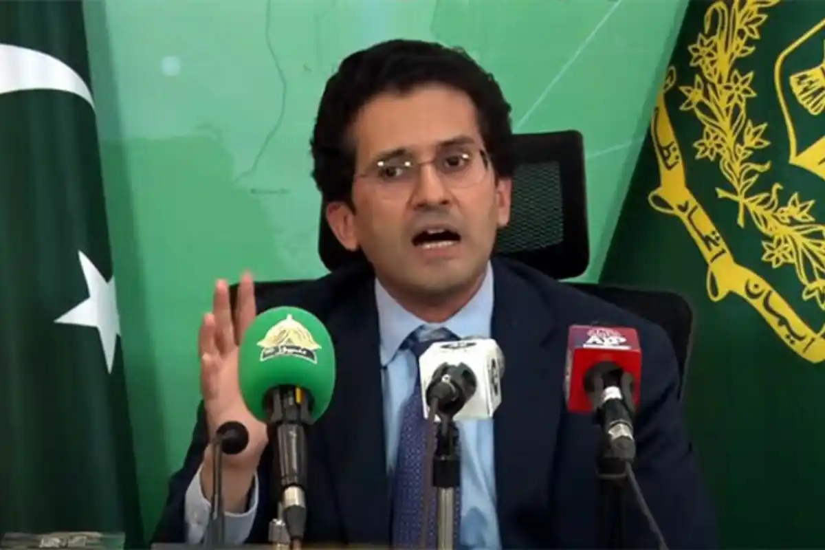 Global Oil Prices Rise 90% as Pakistan Monitors Fuel Supplies, Minister Says