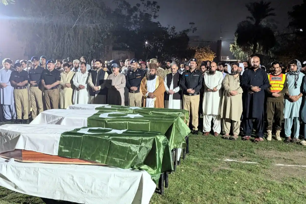 Dera Ismail Khan Blast: Funeral Prayers Held for Three Martyrs With Official Honors