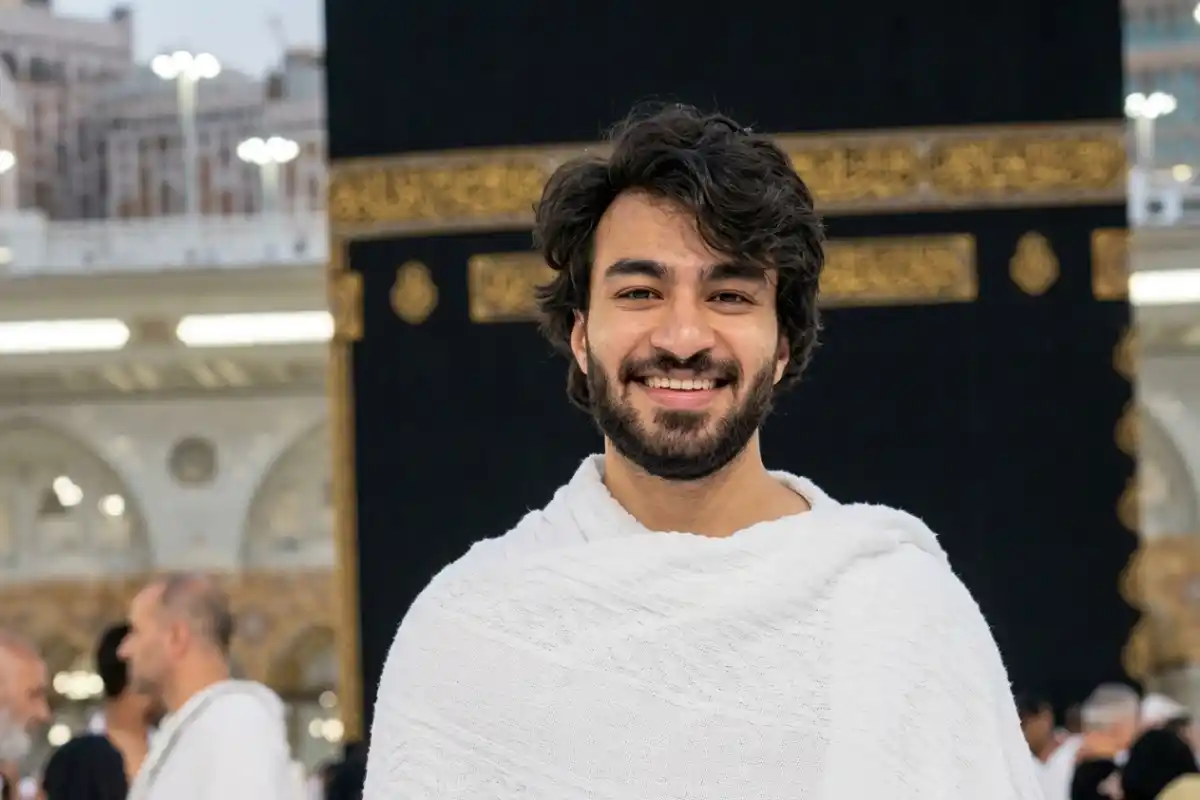 Singer Abdul Hannan Celebrates 30th Birthday with Makkah Pilgrimage