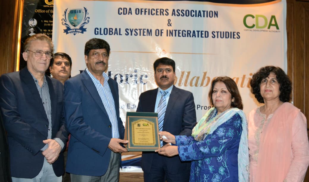 CDA Officers Association, GSIS Sign MoU for Employees’ Children’s Education