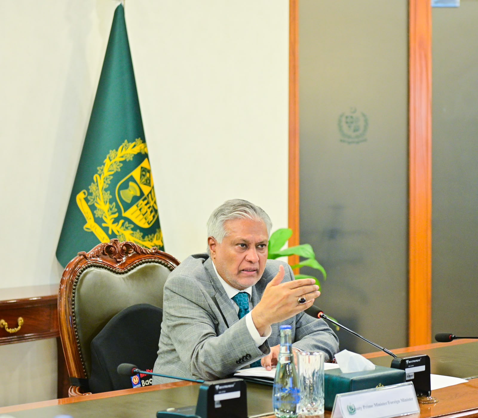 Ishaq Dar Chairs Meeting to Boost Pakistan’s Trade and Export Promotion Agenda