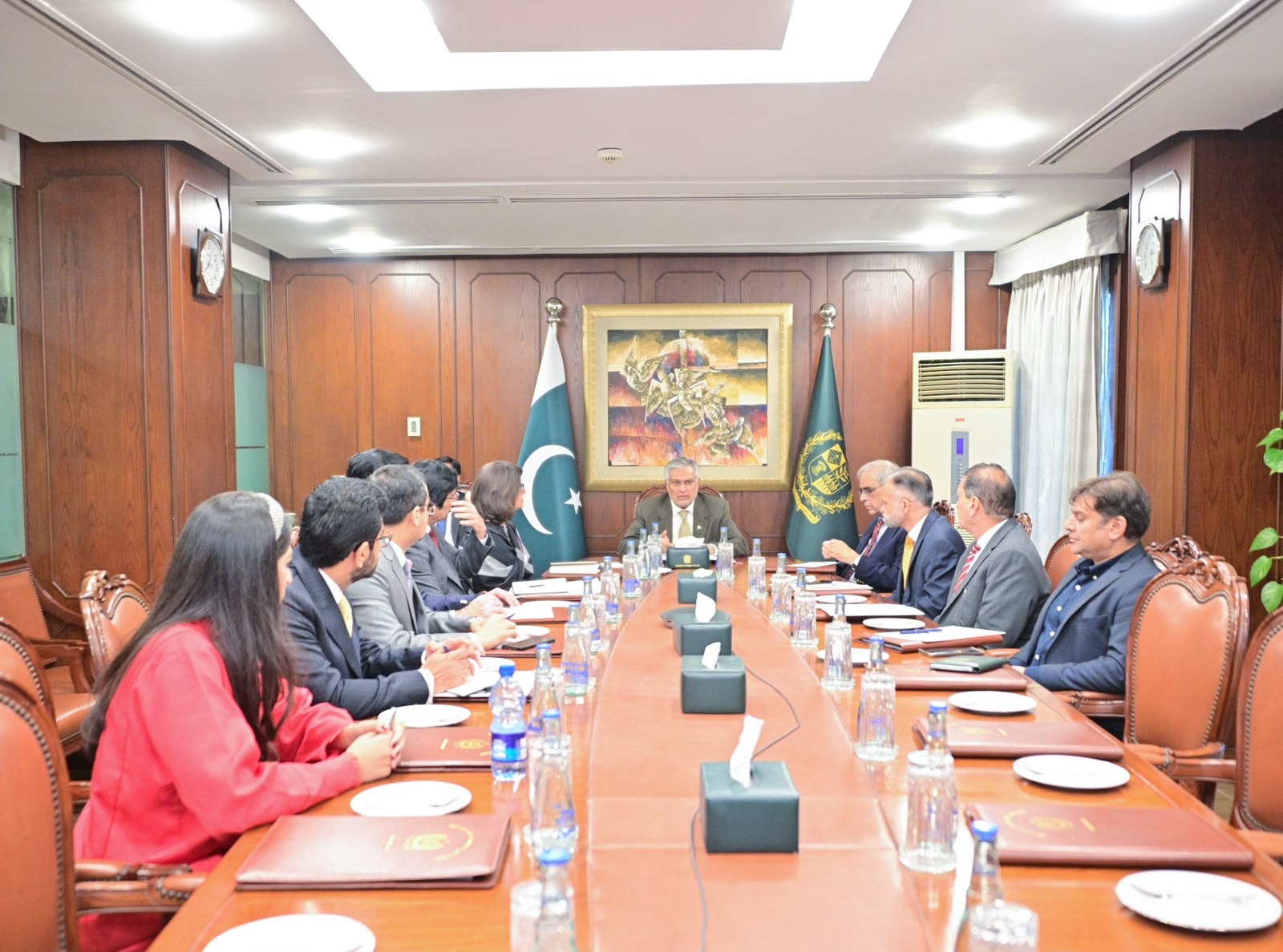 Ishaq Dar Reviews Foreign Policy Priorities on Amna Baloch’s Last Day as Foreign Secretary