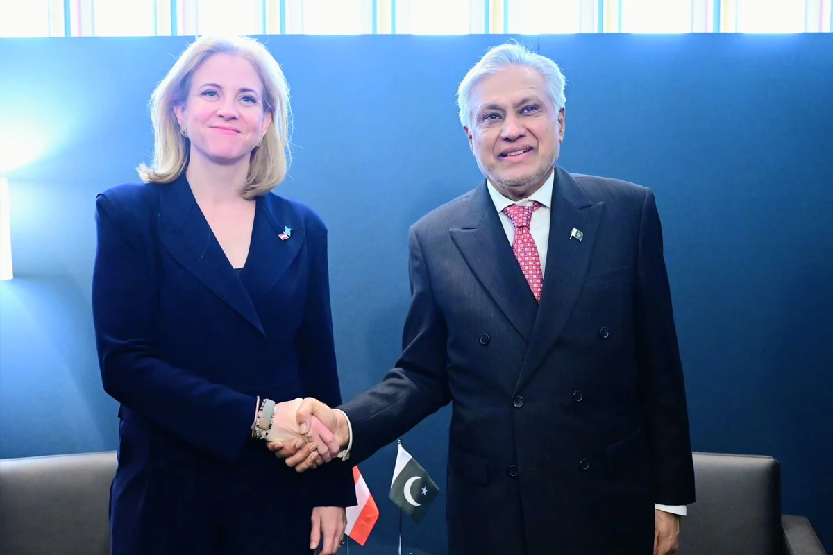 Ishaq Dar, Austrian Foreign Minister Discuss Bilateral Ties at UNGA