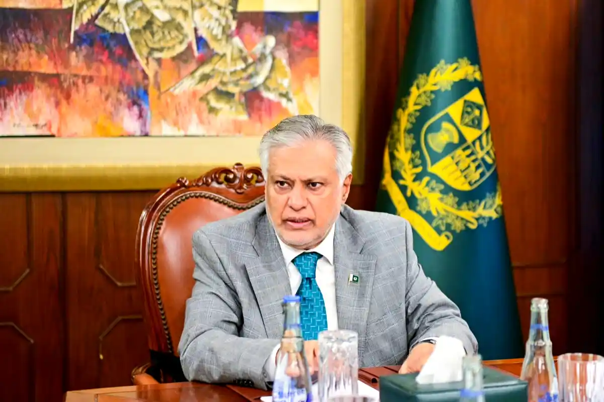 Ishaq Dar Stresses Early Implementation of AJK Projects