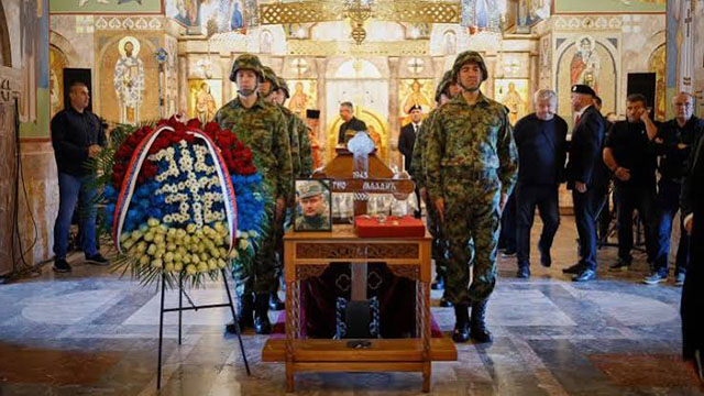 War criminal Ratko Mladić to receive full military honors in funeral as crowds gather