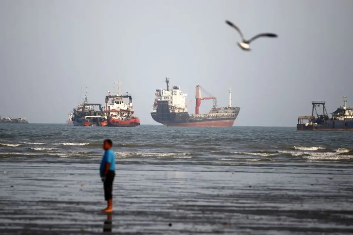 Six Dead, 107 Rescued After Indonesian Ferry Stricken in Java Sea