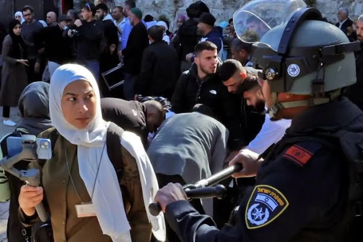 Israeli Police Protect Settlers During Al-Aqsa Incursion as Restrictions Tighten on Palestinians