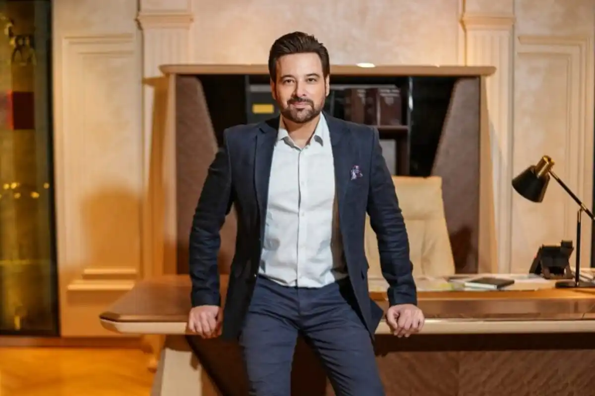 Mikaal Zulfiqar Faces Awkward Moment at ‘Pashmina’ Film Launch