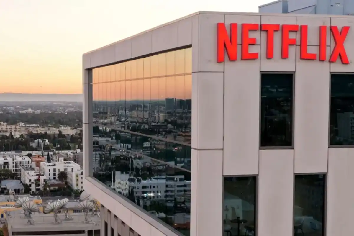 Netflix Faces Growing Competition as It Plans 1,000 Job Cuts