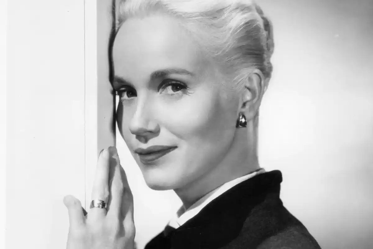Eva Marie Saint, Oscar-Winning Star of ‘On the Waterfront,’ Dies at 102