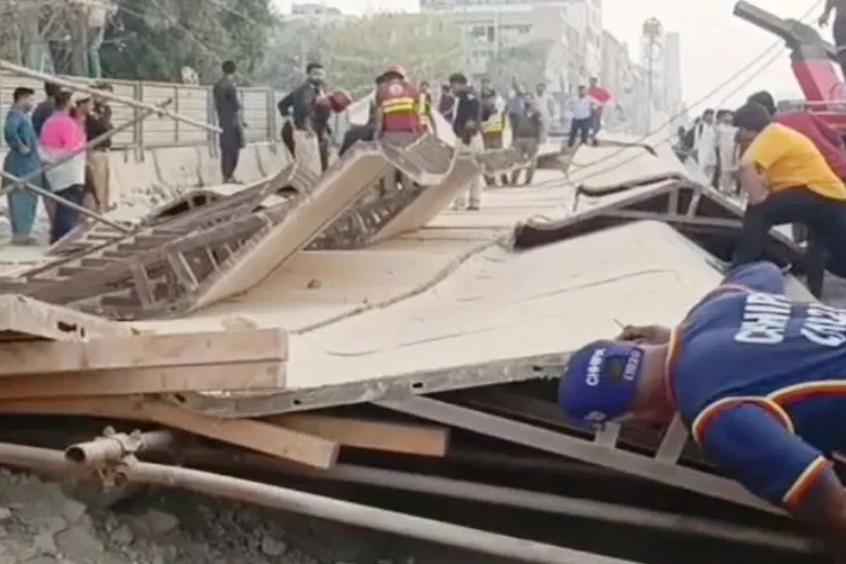 One Killed as Under-Construction Red Line Bridge Shuttering Collapses in Karachi