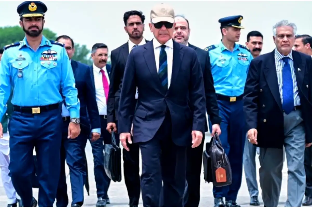 PM Shehbaz Arrives in Peshawar, Key Meeting Underway at Governor House