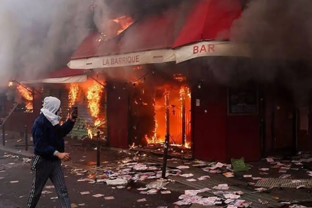 Parisians Wake Up to Protest Damage and Looted Shops