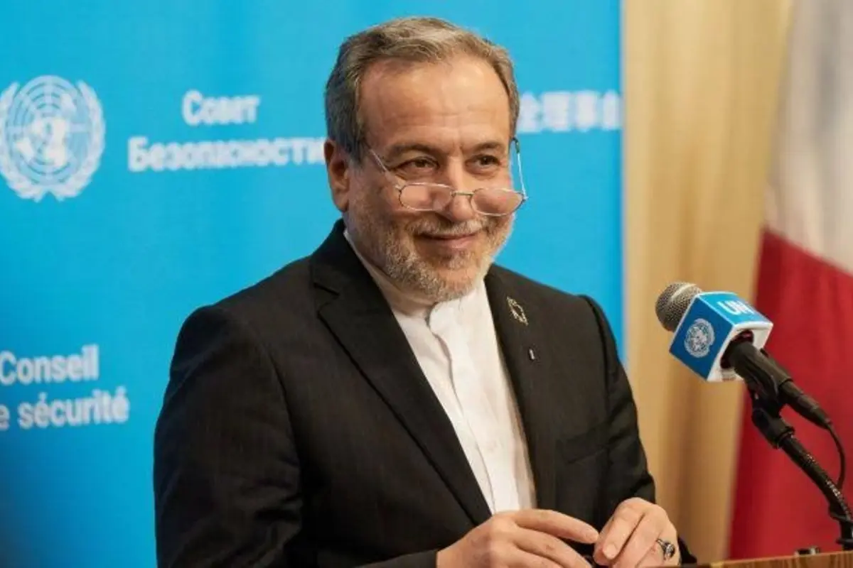 Araghchi Calls for International Accountability for Environmental Destruction During Wars