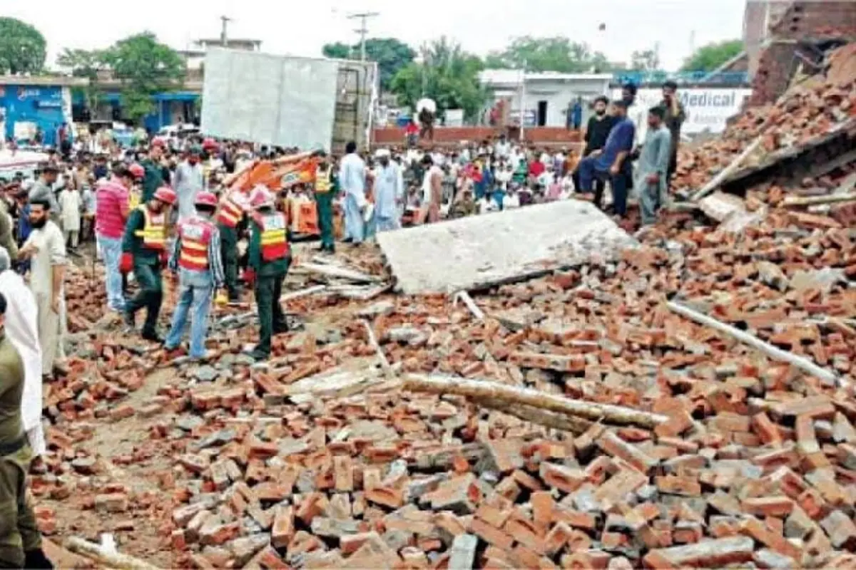 CM Sindh Orders Probe into Ranchore Line Building Collapse